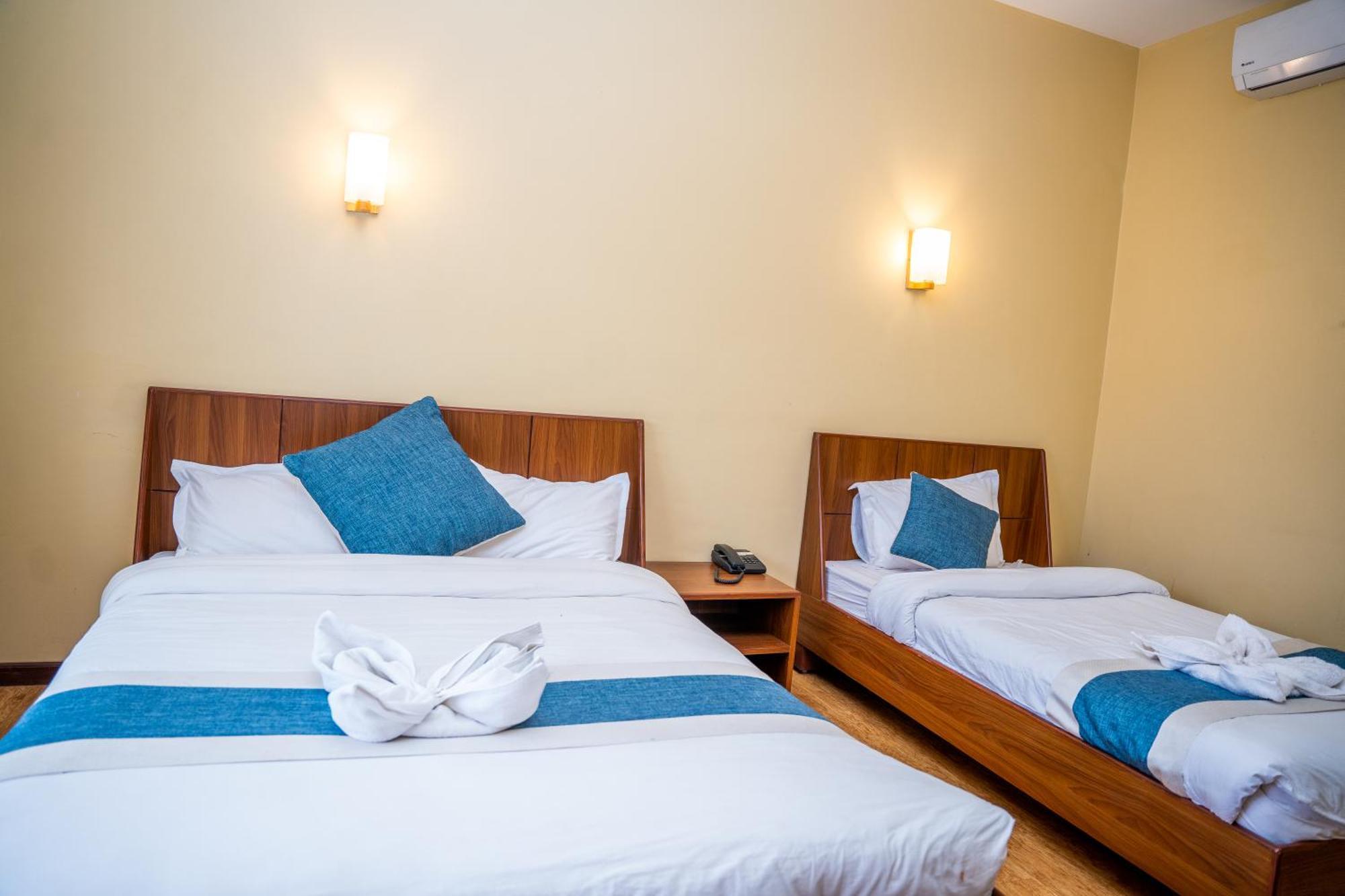 Hotel Glory Garden Pokhara Værelse billede
