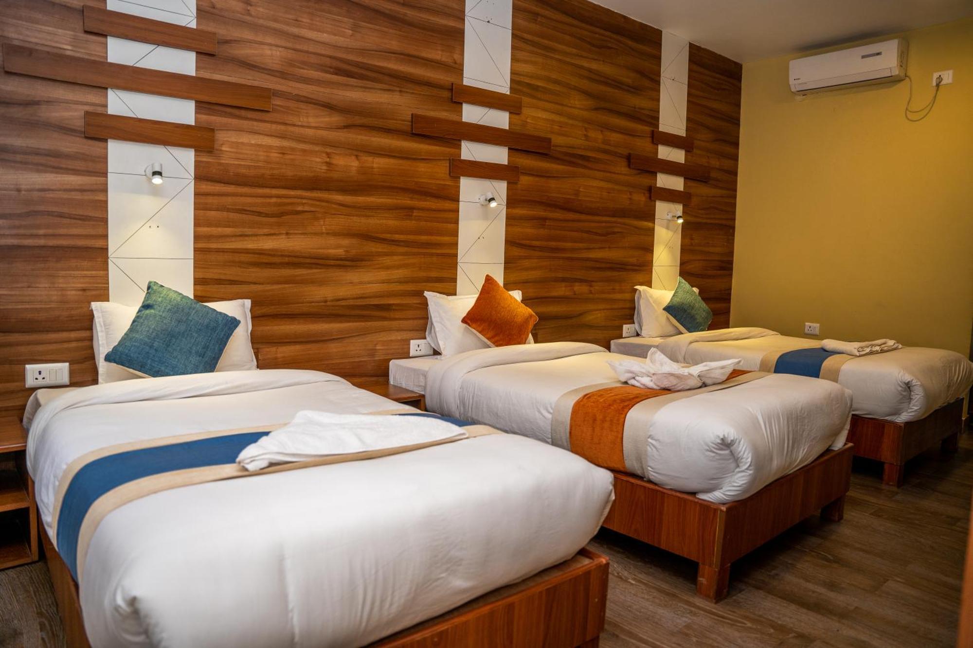 Hotel Glory Garden Pokhara Værelse billede